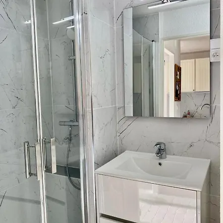 Climatise Vue A Proximite De La * Сен-Рафаэль